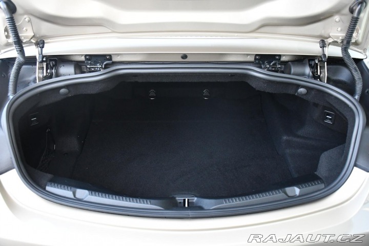 Mercedes-Benz E 400 K360°4MATIC LED MASÁŽ 2018