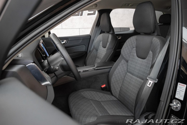 Volvo XC60 B4 ESSENTIAL*TAŽNÉ*KAMERA 2022