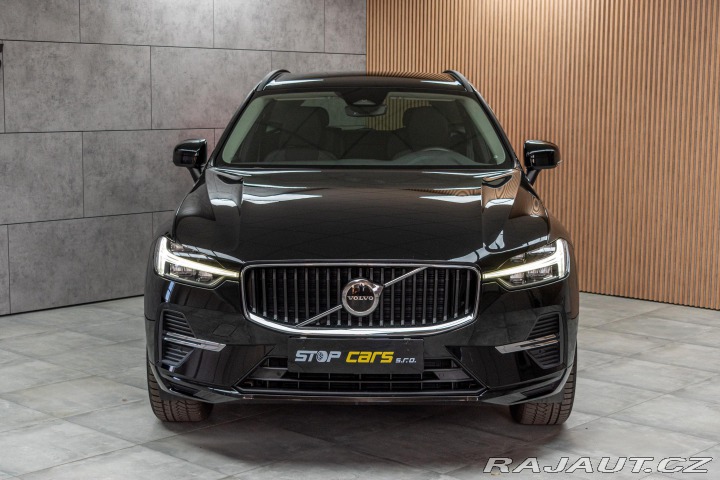 Volvo XC60 B4 ESSENTIAL*TAŽNÉ*KAMERA 2022