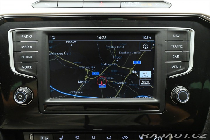 Volkswagen Passat 2,0 TDI 140kW DSG Busines 2017