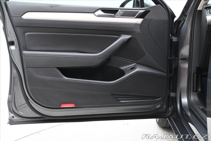 Volkswagen Passat 2,0 TDI 140kW DSG Busines 2017