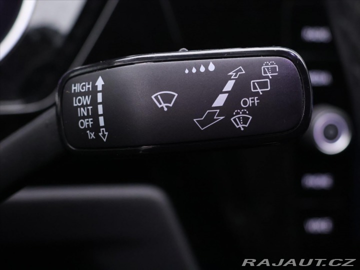 Volkswagen Touran 1,4 TSI 110kW LED Navi CZ 2018