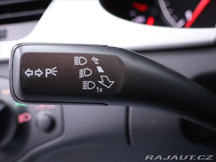 Audi A4 2,0 TDI 105kW S-line Navi 2011