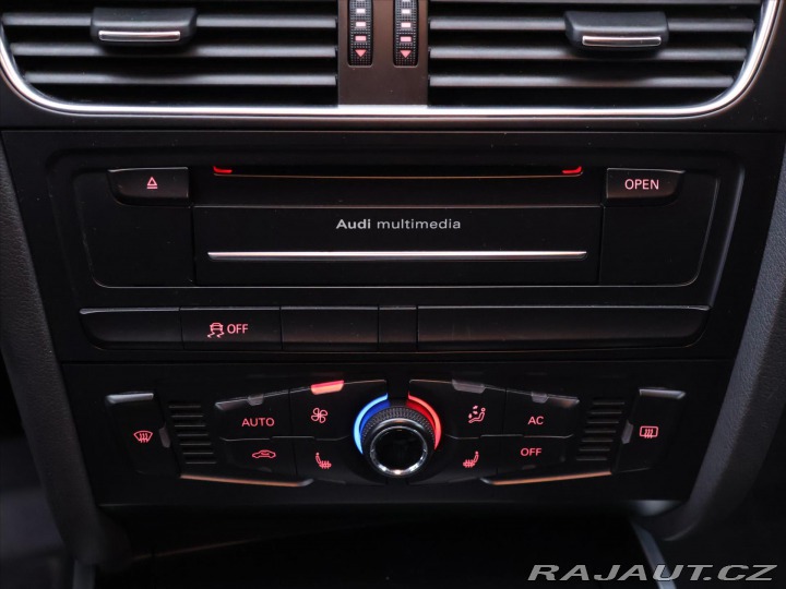 Audi A4 2,0 TDI 105kW S-line Navi 2011