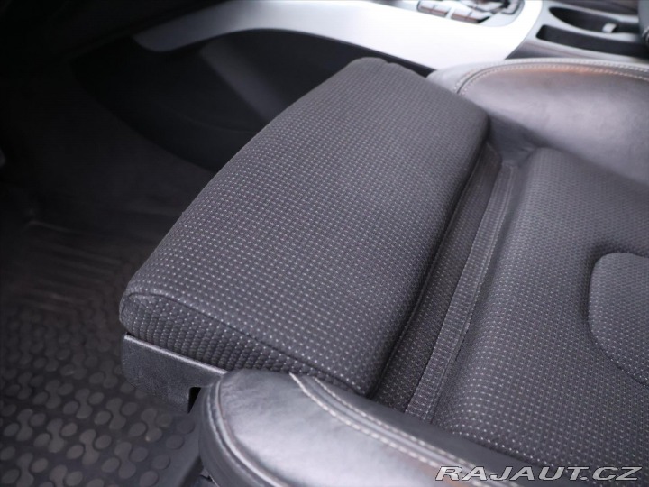 Audi A4 2,0 TDI 105kW S-line Navi 2011