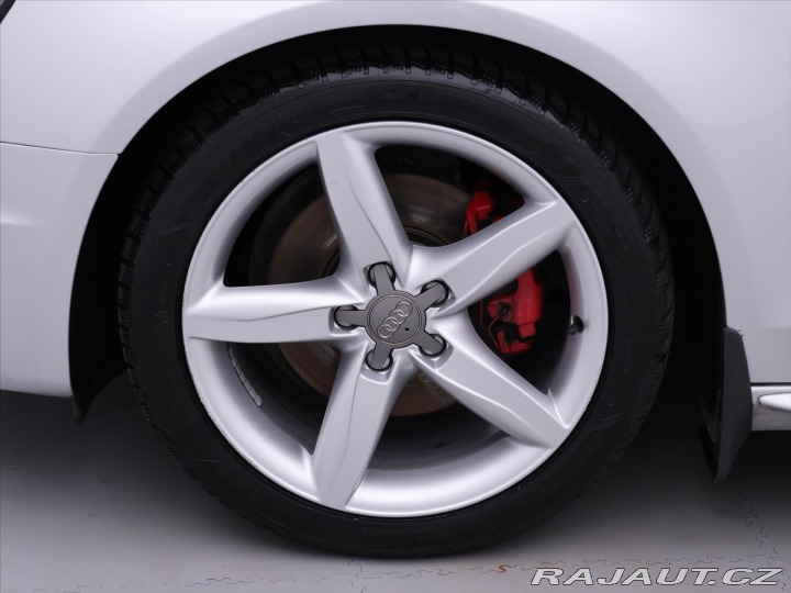 Audi A4 2,0 TDI 105kW S-line Navi 2011