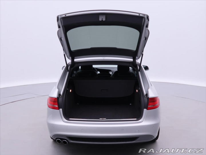 Audi A4 2,0 TDI 105kW S-line Navi 2011