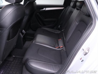 Audi A4 2,0 TDI 105kW S-line Navi 2011