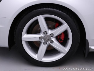 Audi A4 2,0 TDI 105kW S-line Navi 2011