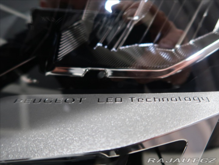 Peugeot 5008 1,5 BlueHDi ACTIVE PACK 7 2021