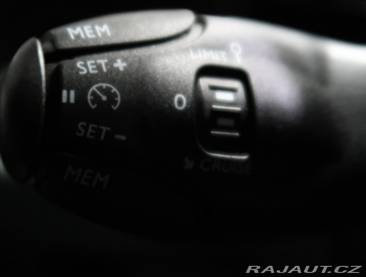 Peugeot 3008 1,2 PureTech ČR KAMERA 36 2019