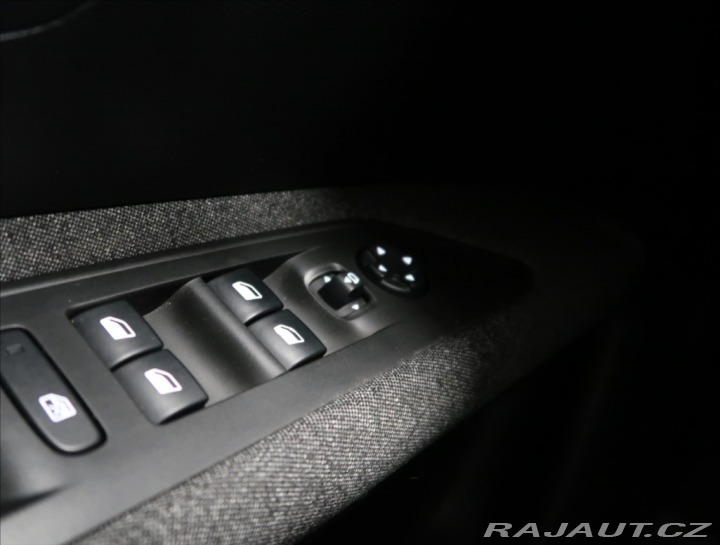 Peugeot 3008 1,2 PureTech ČR KAMERA 36 2019