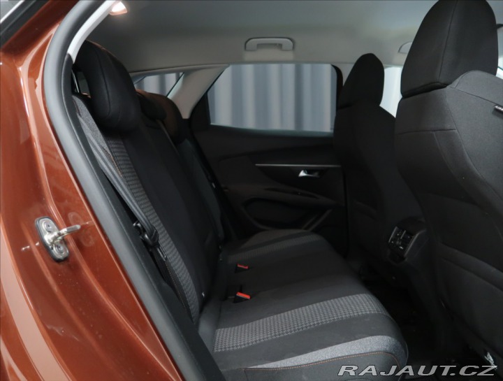 Peugeot 3008 1,2 PureTech ČR KAMERA 36 2019