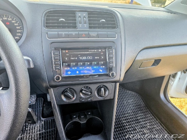 Volkswagen Polo 1,2   44kW Benzín 2010