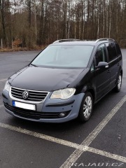 Volkswagen Touran 2,0   STK do 2028, pravid 2009