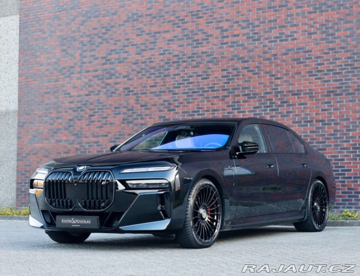 BMW 7 M760 e xDrive | Theatre 2023