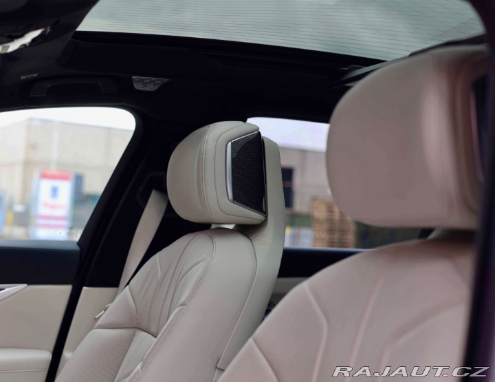 BMW 7 M760 e xDrive | Theatre 2023