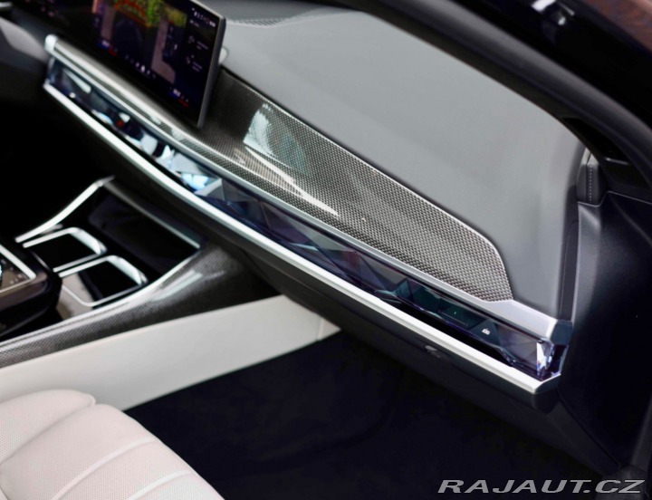 BMW 7 M760 e xDrive | Theatre 2023