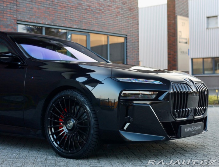 BMW 7 M760 e xDrive | Theatre 2023