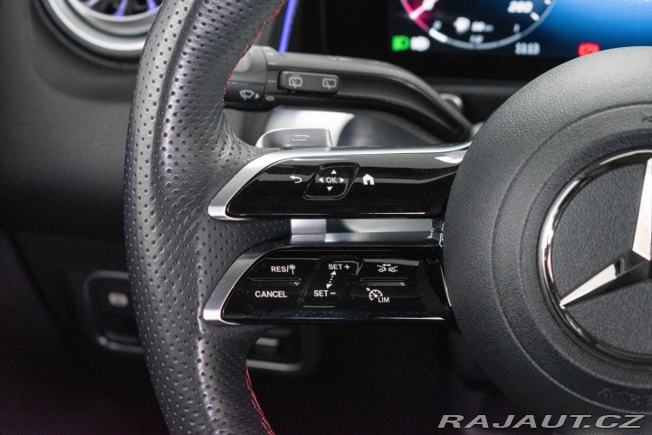 Mercedes-Benz GLB 250 4MATIC*ZÁRUKA*AMG*TAŽ 2024