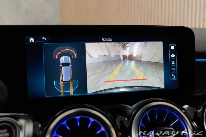 Mercedes-Benz GLB 250 4MATIC*ZÁRUKA*AMG*TAŽ 2024