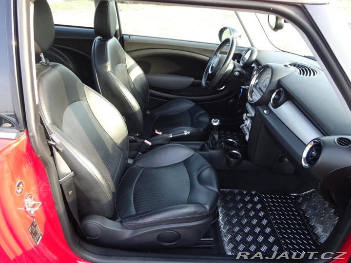 Mini One 1.4 70kW KŮŽE PANORAMA SE 2007