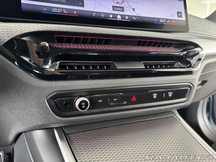 BMW 3 330i xDrive*M-SPORT*REZER 2025