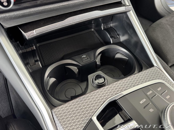 BMW 3 330i xDrive*M-SPORT*Distr 2025