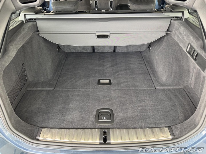 BMW 3 330i xDrive*M-SPORT*REZER 2025