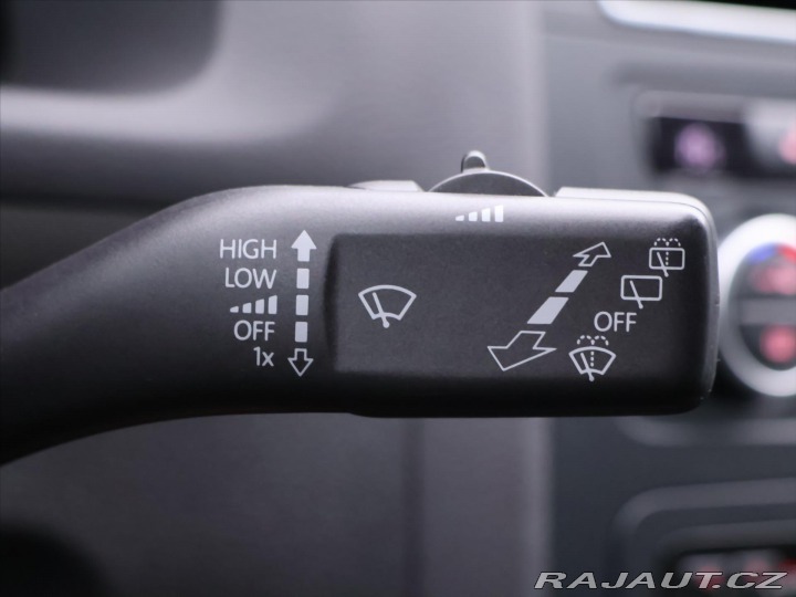 Volkswagen Touran 1,2 TSI Match 7-Míst Serv 2012