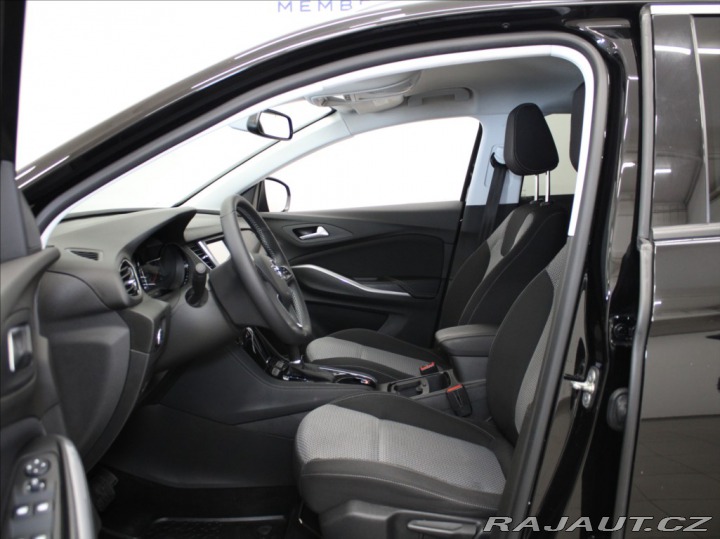 Opel Grandland X 1,2 Turbo 96kW AT 1.maj.Č 2021