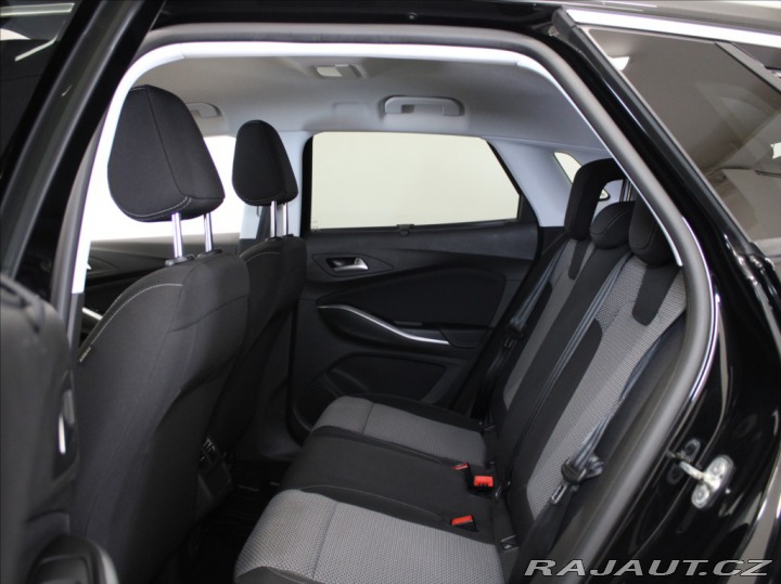 Opel Grandland X 1,2 Turbo 96kW AT 1.maj.Č 2021