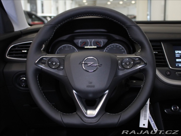 Opel Grandland X 1,2 Turbo 96kW AT 1.maj.Č 2021