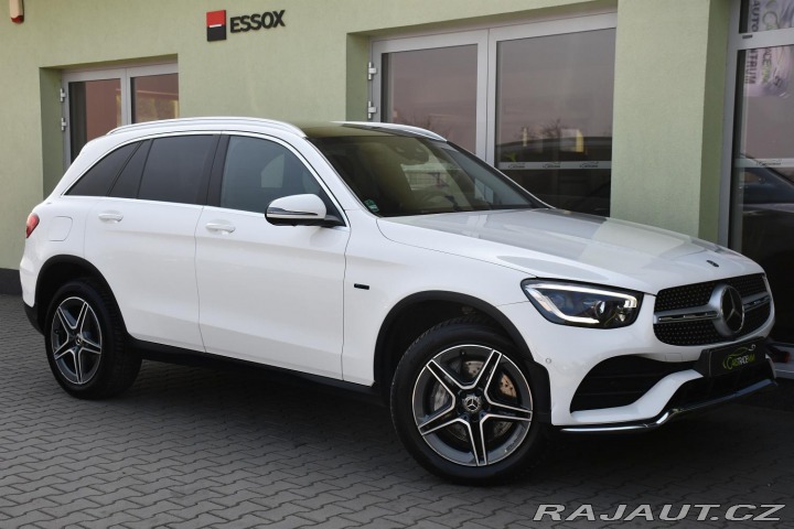 Mercedes-Benz GLC 300de 4MATIC ČR 2020