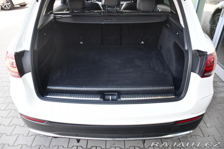 Mercedes-Benz GLC 300de 4MATIC ČR 2020