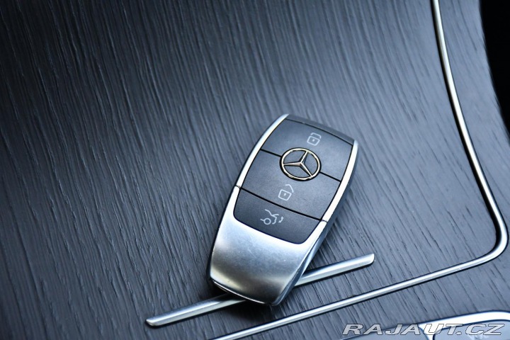 Mercedes-Benz GLC 300de 4MATIC ČR 2020
