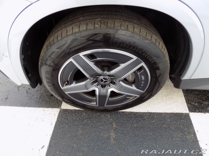 Mercedes-Benz GLC 300e/AMG/4Matic/DPH/LED/ 2024
