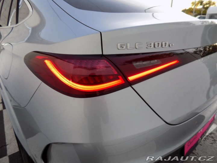 Mercedes-Benz GLC 300e/AMG/4Matic/DPH/LED/ 2024