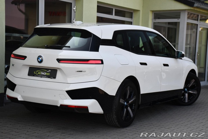 BMW iX xDrive40 1M 3L-ZÁRUKA 2023
