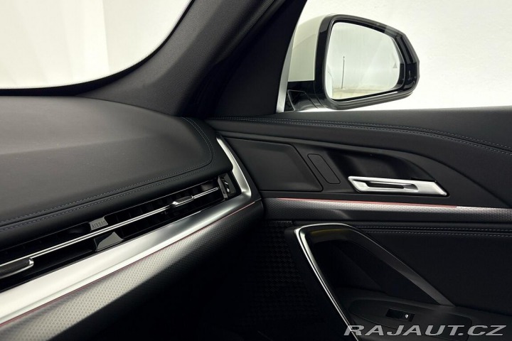 BMW iX1 eDrive20 2025