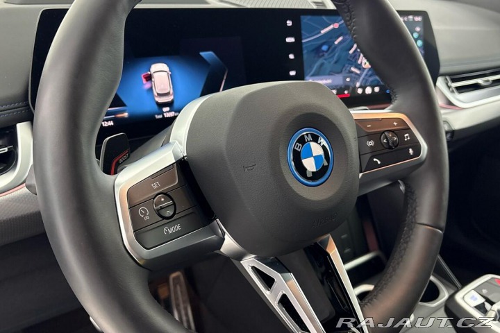 BMW iX1 eDrive20 2025