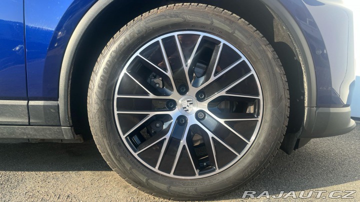 Porsche Macan Electric 2024