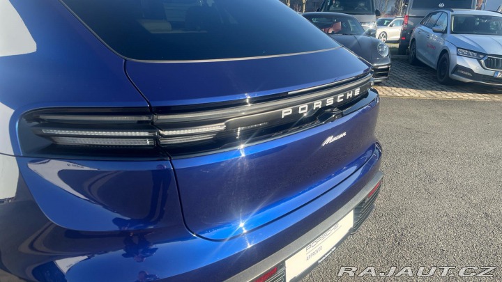 Porsche Macan Electric 2025