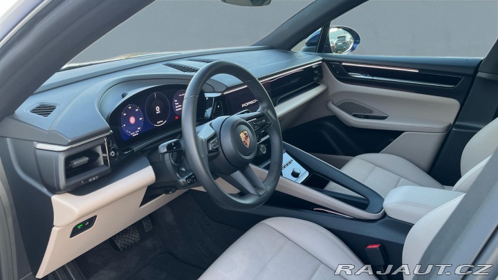 Porsche Macan Electric 2025
