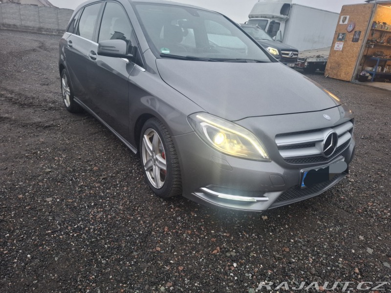 Mercedes-Benz B B200