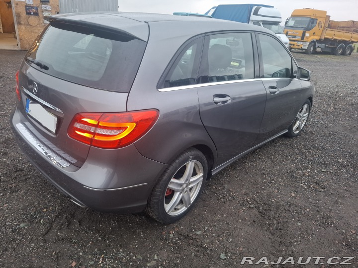 Mercedes-Benz B B200 2012