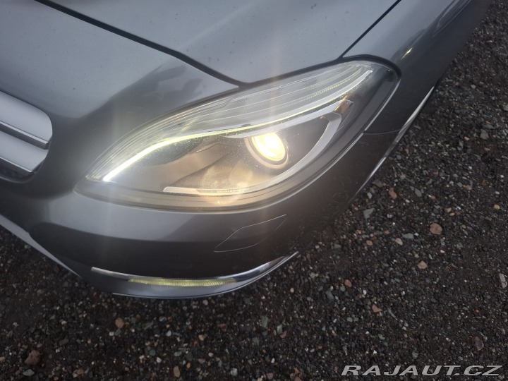 Mercedes-Benz B B200 2012