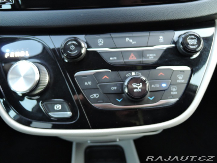 Chrysler Pacifica 3,6 V6 Aut. StownGo Kůže 2019