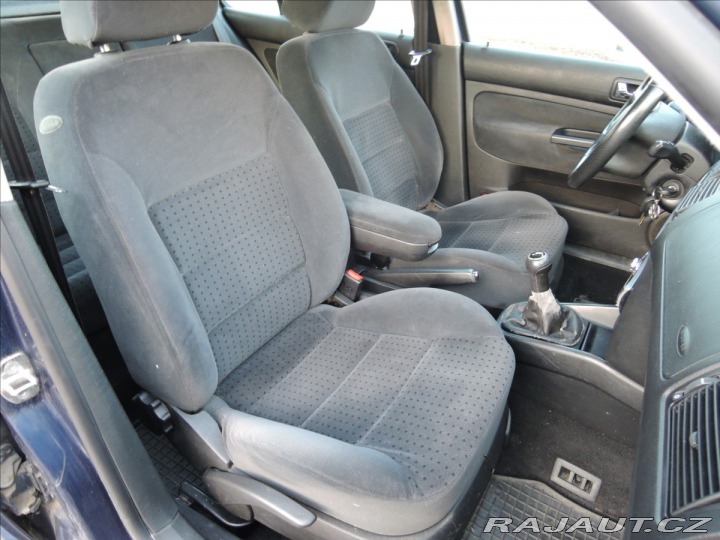 Volkswagen Golf 1,6 i 2000