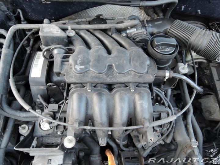 Volkswagen Golf 1,6 i 2000